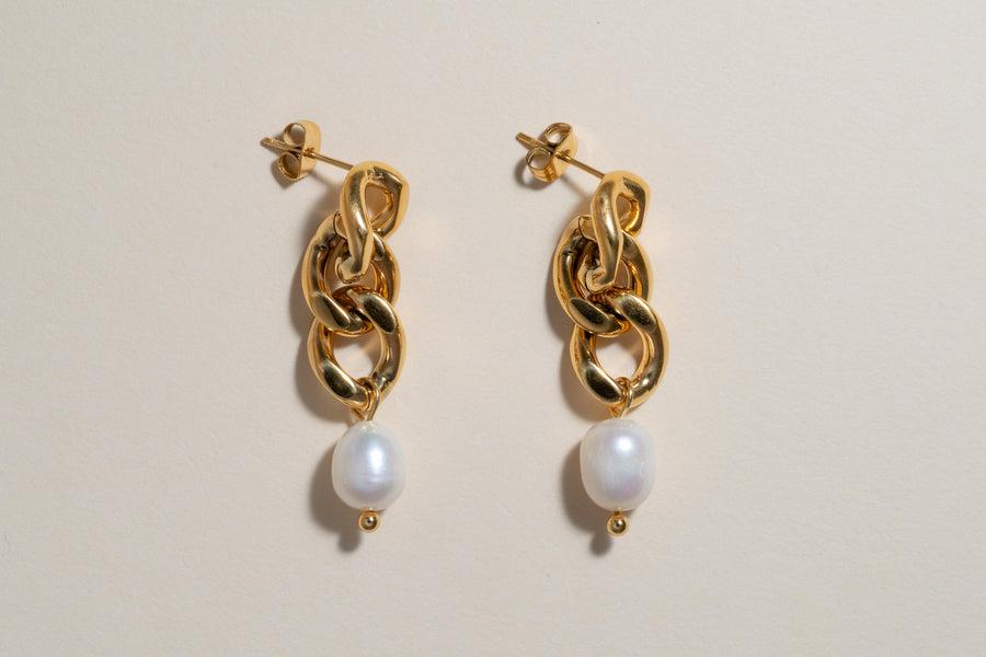 Curb Chain Pearl Drop Earrings